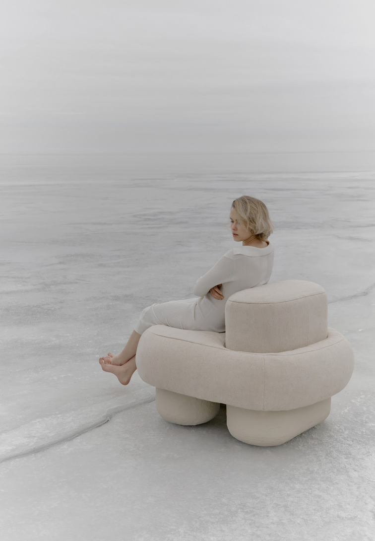 MOVCHUN ARMCHAIR