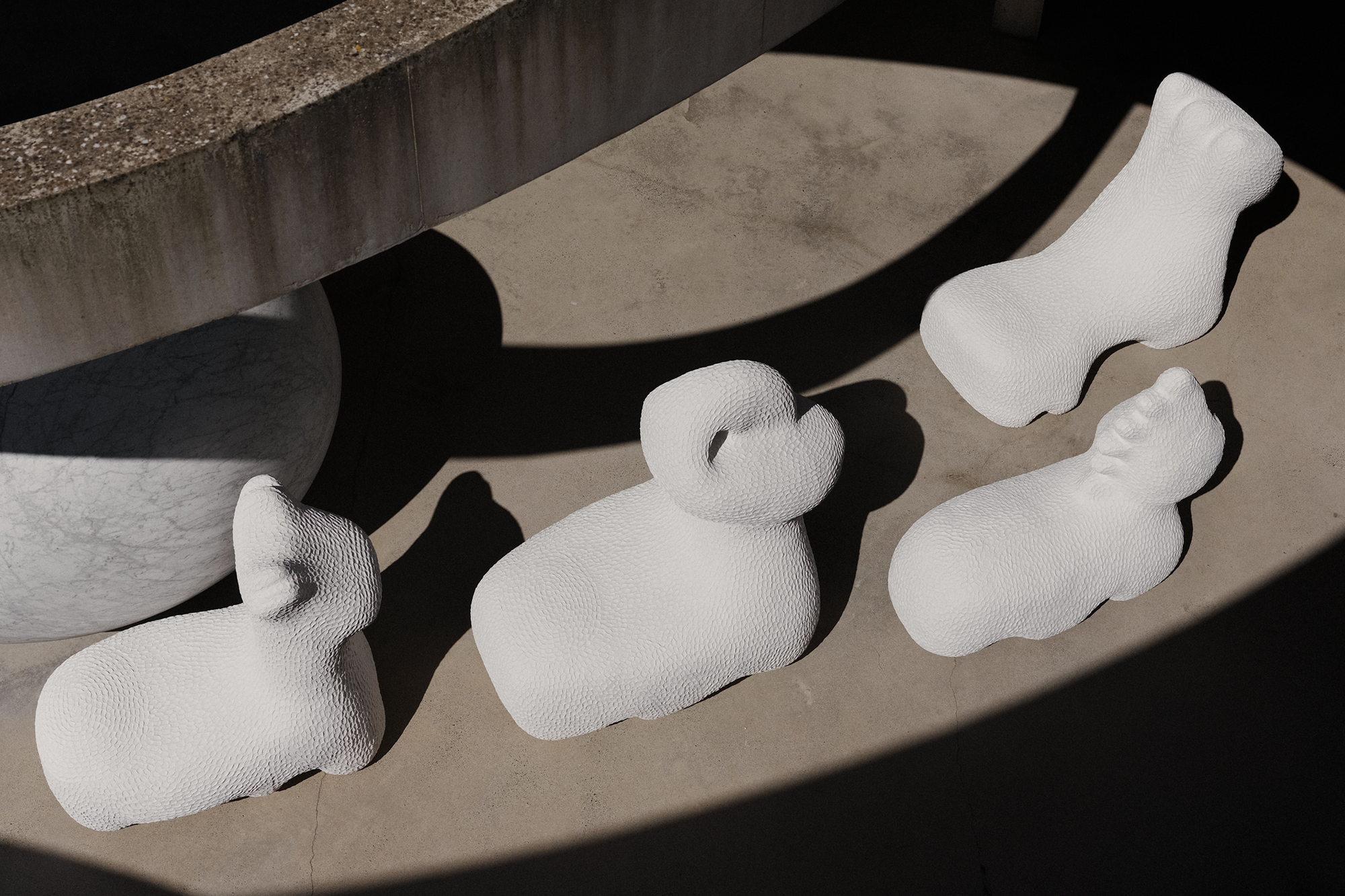 Sculptures & Art Objects