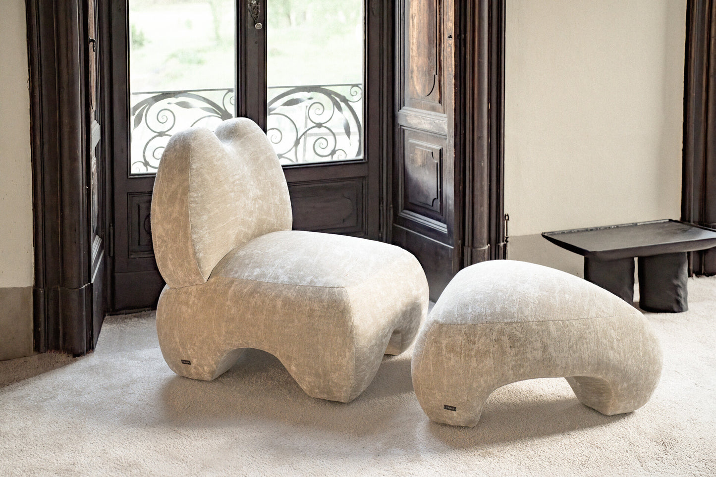 DOMNA armchair