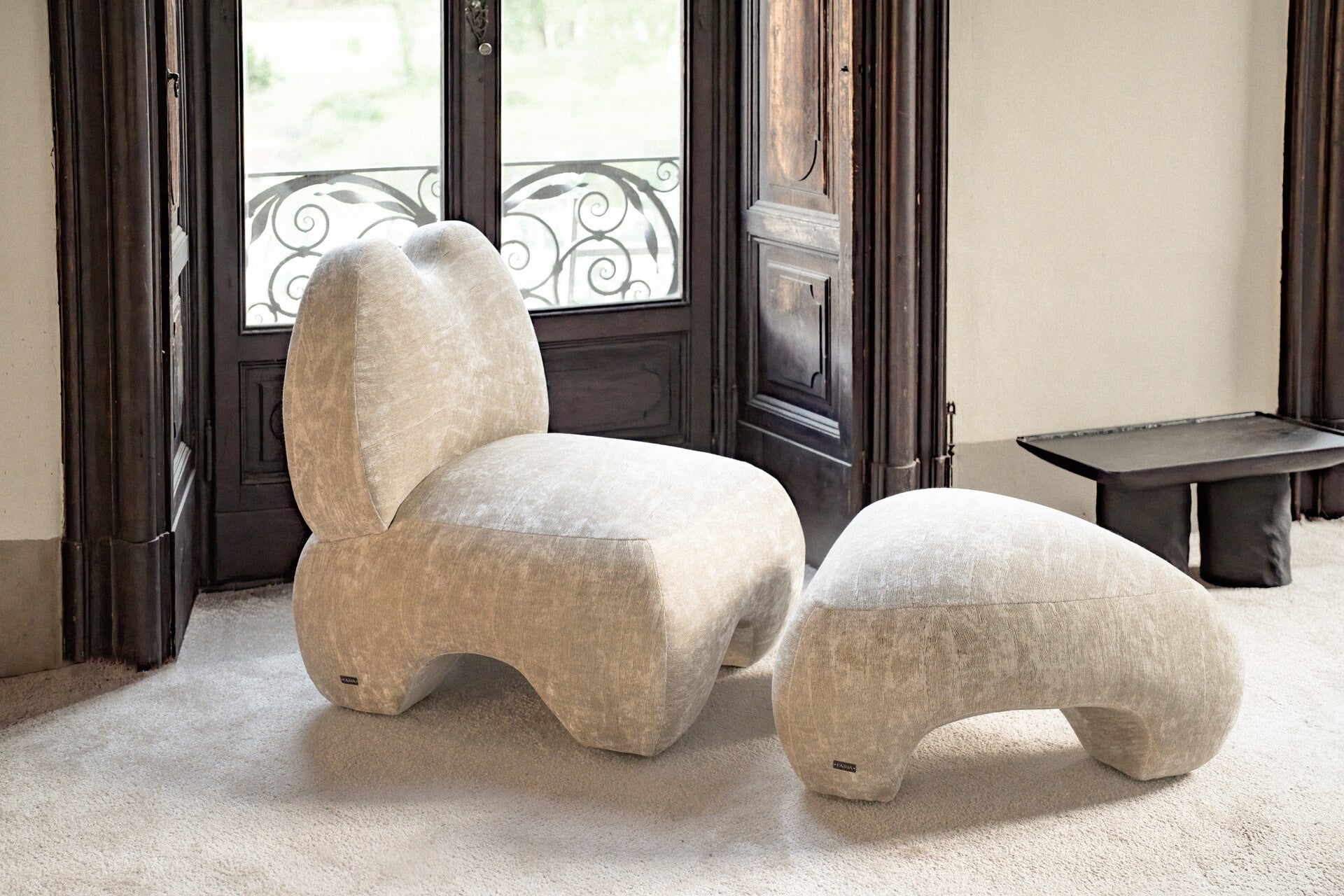 DOMNA armchair